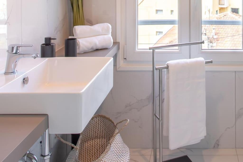 #24 Marie-Claire Suite Sea View/Balcony/Ac/5Min Port Villefranche-sur-Mer Exterior photo