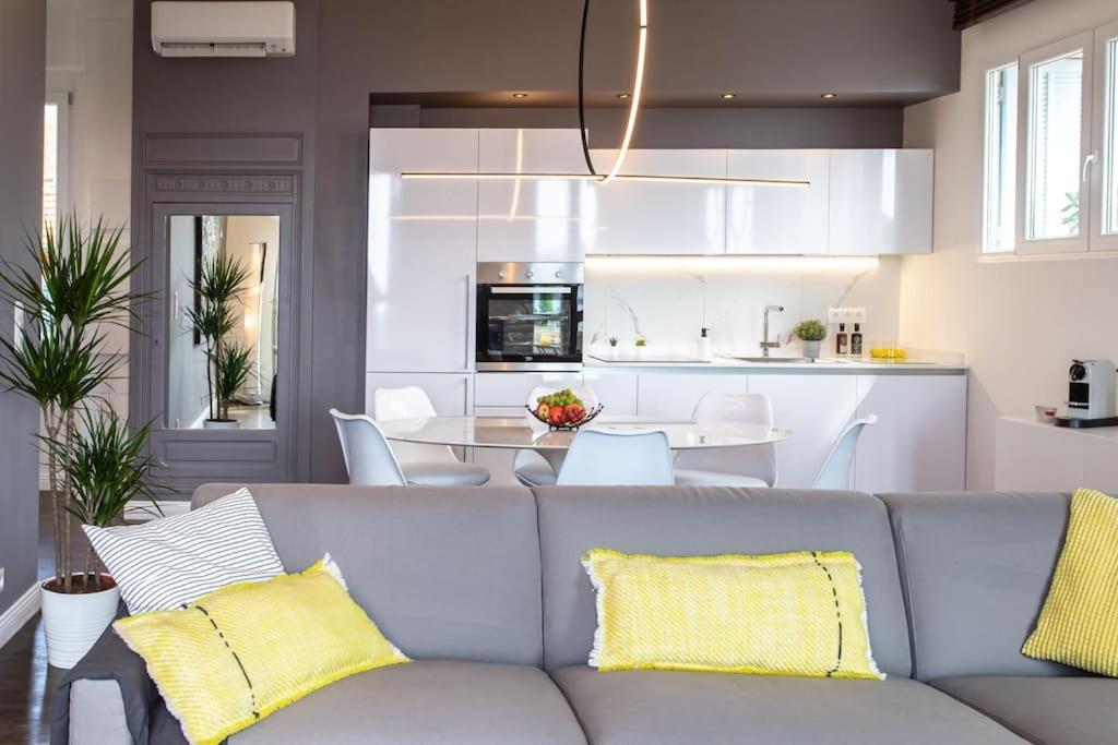 #24 Marie-Claire Suite Sea View/Balcony/Ac/5Min Port Villefranche-sur-Mer Exterior photo
